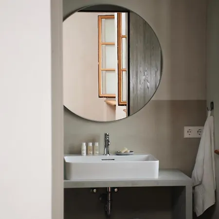 Der Pfarrhof Szálloda *